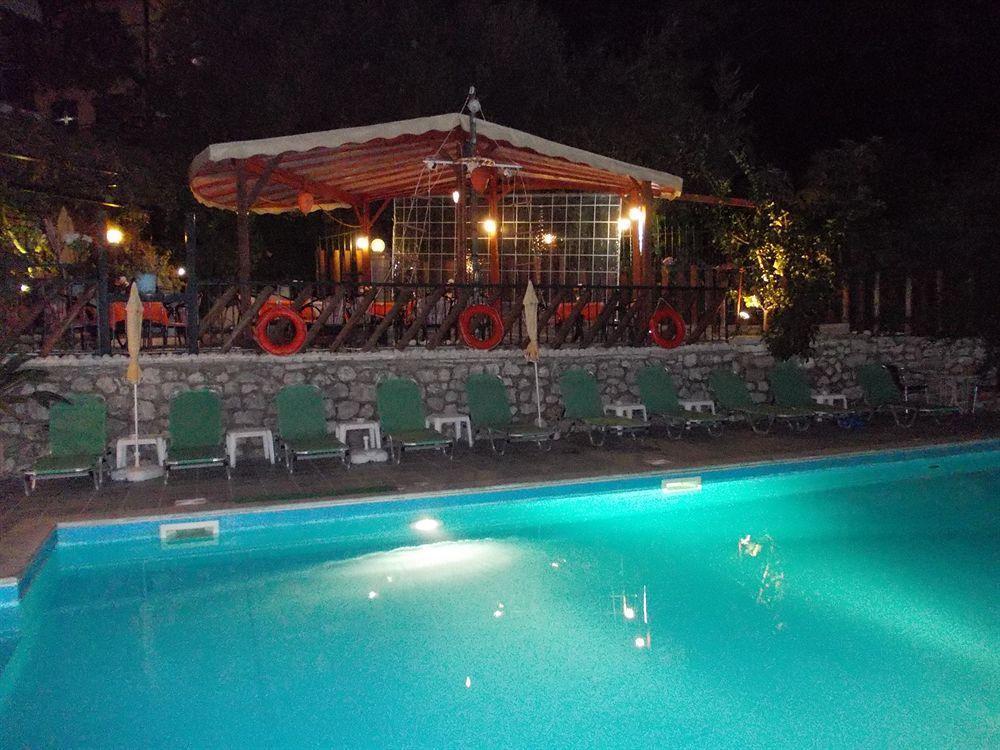 Argo Pool & Bar Aparthotel Benícesz Kültér fotó